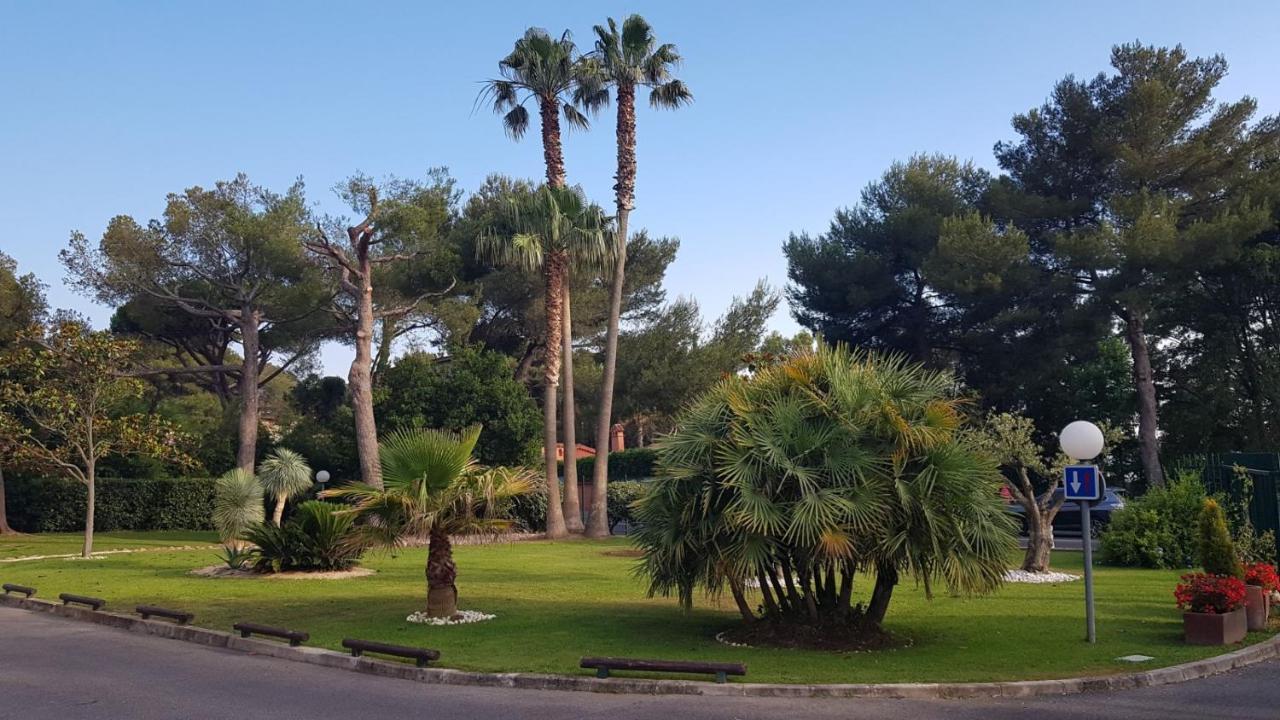 Appartementfrontdemersaintraphaelsantalucia Bagian luar foto